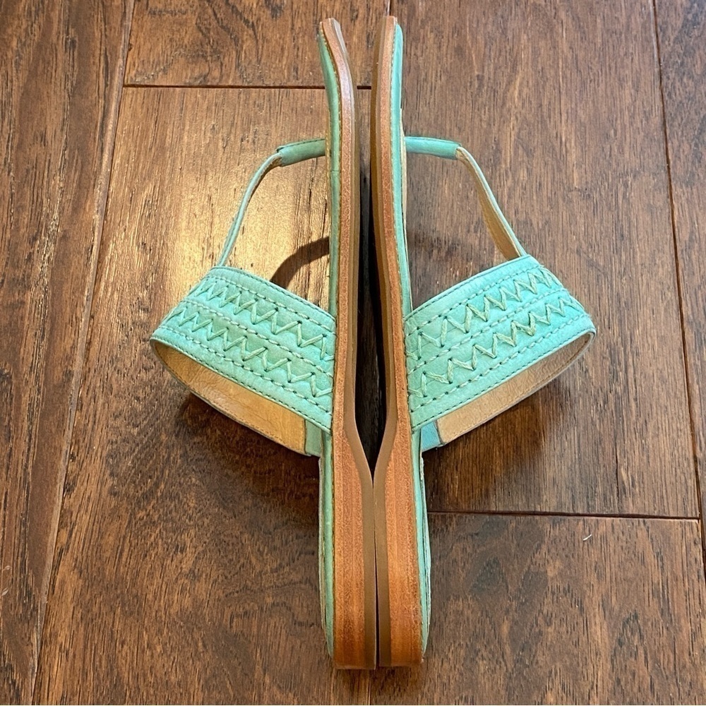 NWT Frye Turquoise Leather Thong Sandals 9 - Picture 4 of 9